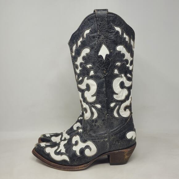 Corral Black Heeled Boots with Ornate Embroidery - Picture 11 of 14